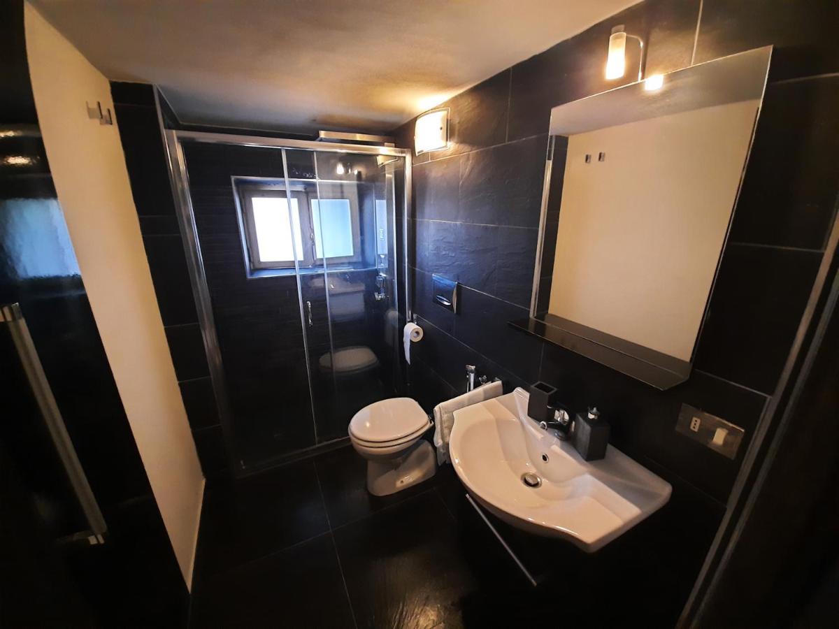 La Piccolina Apartment Viareggio Bagian luar foto